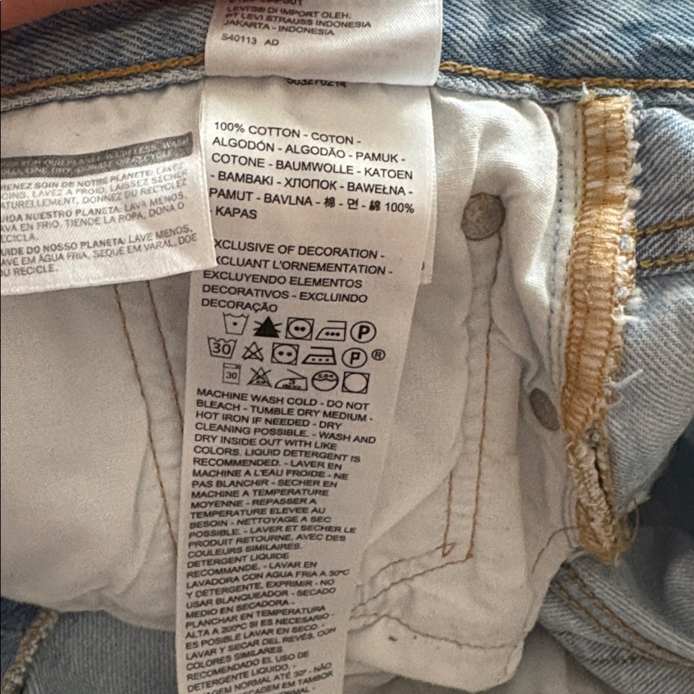 Levi's 501 Woman’s Size W29 Light Blue Distressed Jean Shorts - Picture 12 of 15